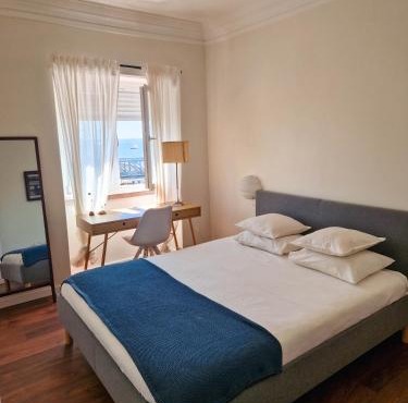 Riverfront 2 Bedrooms with Balcony