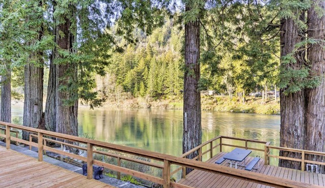Riverfront Crescent City Home, 8 Mi to Beach!