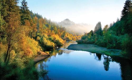 Riverfront Getaway With Wine Tastings Included