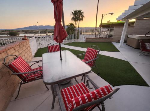 RIVERFRONT RUBY RED HOME WITH PRIVATE DOCK & View