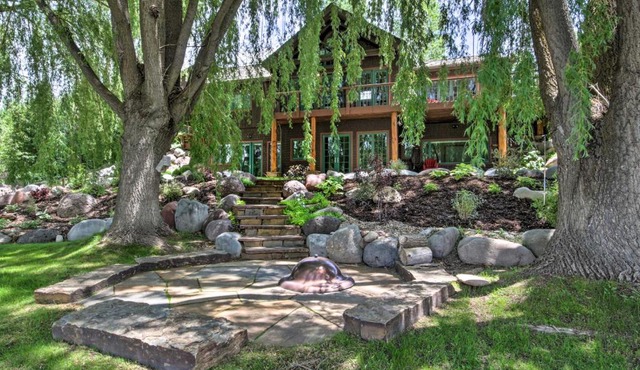 ‘Rivers Edge’ Mtn Home: Private Hot Tub & Views
