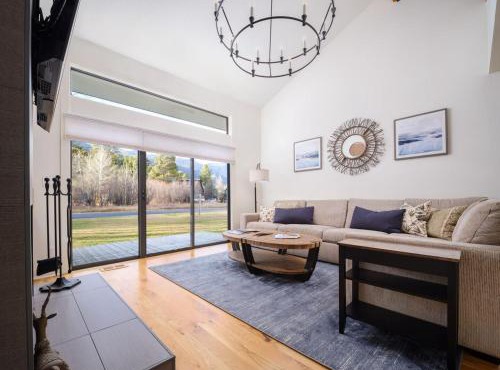 RMR: Cinquefoil 1615 Condo in The AspensWilsonWY