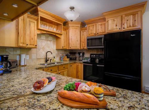 RMR: Four Seasons I Unit 2 Condo in Teton Village