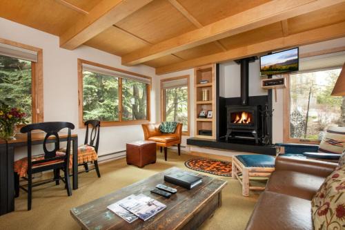 RMR: La Choumine 2 Condo in Teton Village Steps from the Mountain