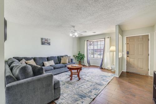 Rogers Vacation Home w/Yard: 5 Mi to Bentonville