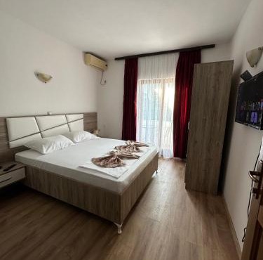 Rooms Ajllin