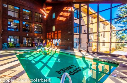 Royal Vista III Pool-Spa Ski-in out Gym, Sauna, Laundry, BBQ