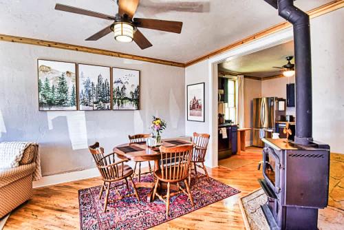 Rustic & Cozy 1BR one block from Main Street