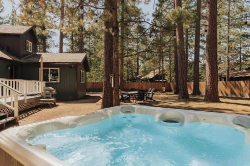 Rustic Ridge Gated, Jacuzzi, Pool Table, Village