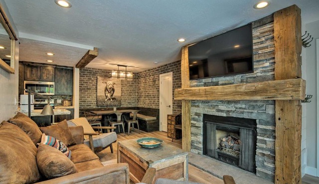 Rustic Ski-Out Brian Head Condo w/Comm. Pool