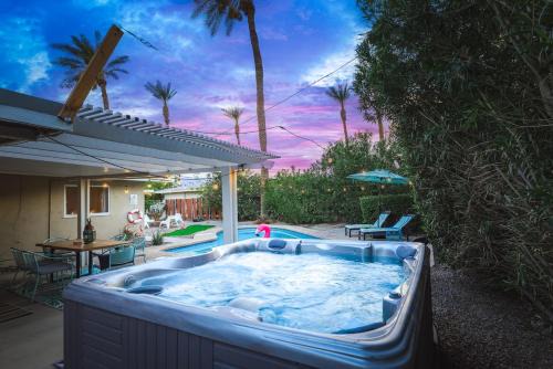 Saltwater Pool - HotTub - Games - Good Vibes Only!