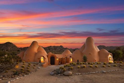 Sandora Domes - Architectural Retreat Near National Park