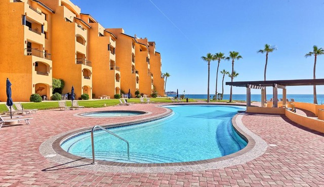 Sandy Beach Princesa D101 Ocean Front Resort