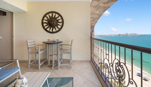 Scenic Luxury Gorgeous Ocean Front Condo