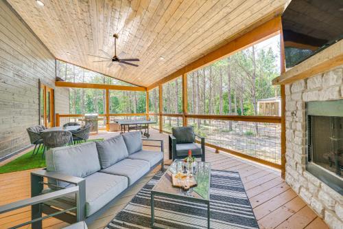 Scenic Riverfront Escape: Outdoor Oasis w/Hot Tub
