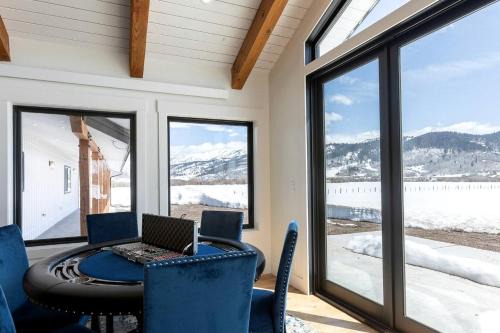 Scenic Riverside Cabin with Private Trail Access and Fly Fishing Near Alpine, Wyoming