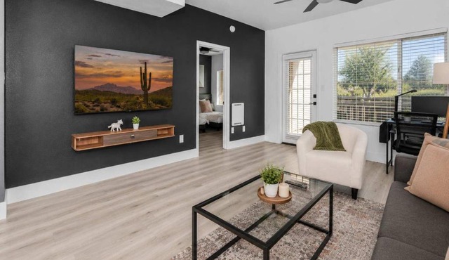 Scottsdale Retreat - 2BR Resort Condo with pool and Gym