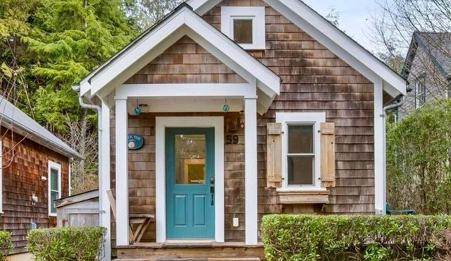 Seabrook 2-Bdrm with Hot Tub, AC, Pet Friendly