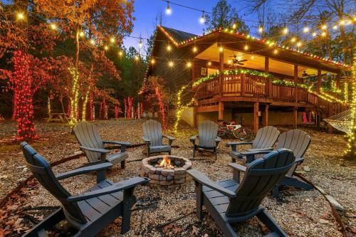 Secluded Creekside Waterfront Cabin Hot Tub Fun