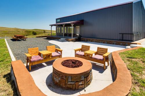 Secluded Nebraska Getaway: 2 Mi to Lake McConaughy