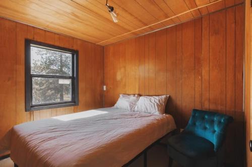 Secluded rustic 3-bedroom cabin on private land