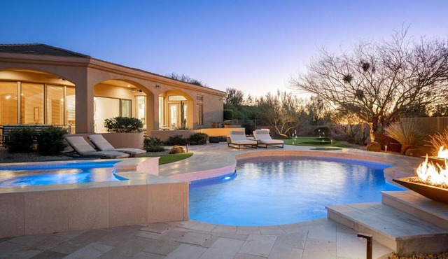 Sierra Luxe Home - Chic Design Dream Backyard with Pool