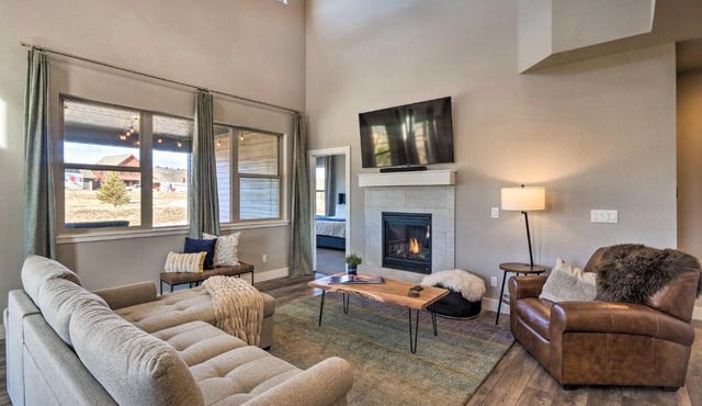 Ski & Hike: Home w/Hot Tub + Gas Grill in Granby
