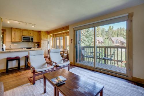 Ski-In Breck Condo: Walk to Shops & Restaurants!