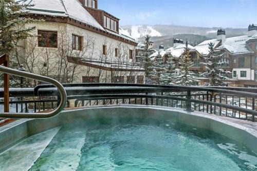 Ski, In Ski Out 2 Bedroom Vacation Condo With Resort Amenities That Include Exercise Center, Indoor Pool, And Hot Tubs