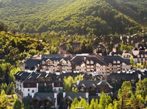 Ski, In Ski Out 3 Bedroom Vacation Condo With Resort Amenities That Include Exercise Center, Indoor Pool, And Hot Tubs