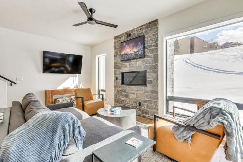 Ski-In/Ski-Out Granby Ranch Retreat: Pool Access!