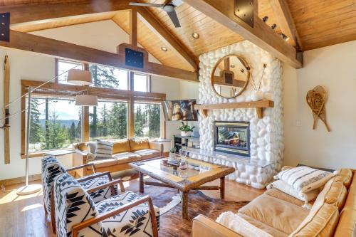 Ski-In/Ski-Out Whitefish Duplex w/Hot Tub!