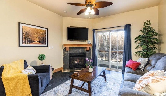 Skier's Dream-Beautifully Updated Park City condo w Hot Tub