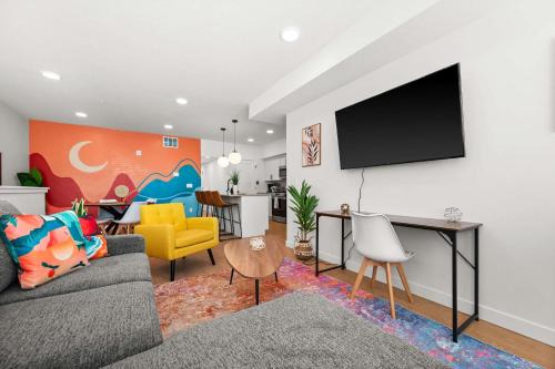 SLC Townhome 2BR Mountain Views Garage