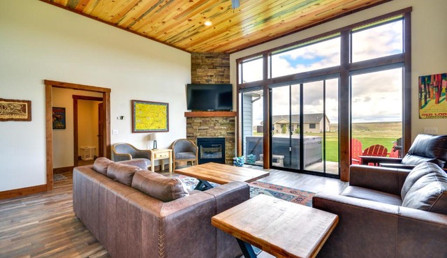 Sleek Red Lodge Home Rental w/Private Hot Tub!