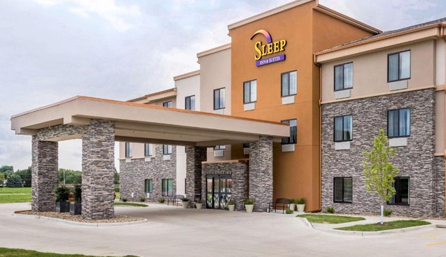 Sleep Inn & Suites West Des Moines near Jordan Creek