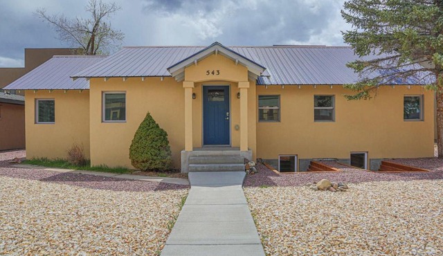 Sleeps 10 Walkable to Everything Pets Game Room