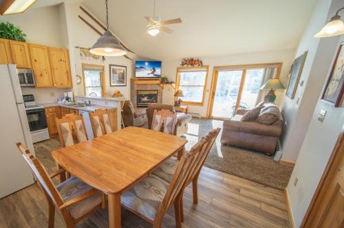 Snake River 44 by SummitCove Lodging in Colorado
