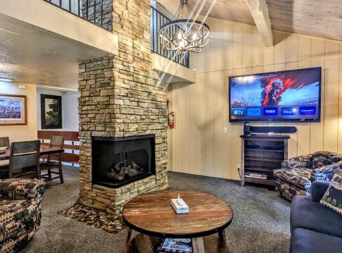 Snow Summit Townhouse with Spa Unit 41