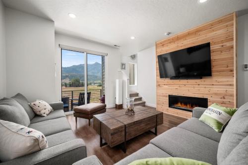 Snowbasin Chalet R5061 Ski EscapeFirepit Hot Tub