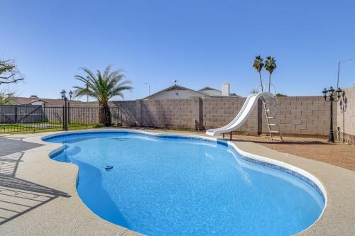 Snowbird Haven w/Hot Tub! 3 Mi to Dtwn Chandler