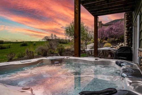 Snowcrest C304Ski Getaway Hot Tub & Theater Room