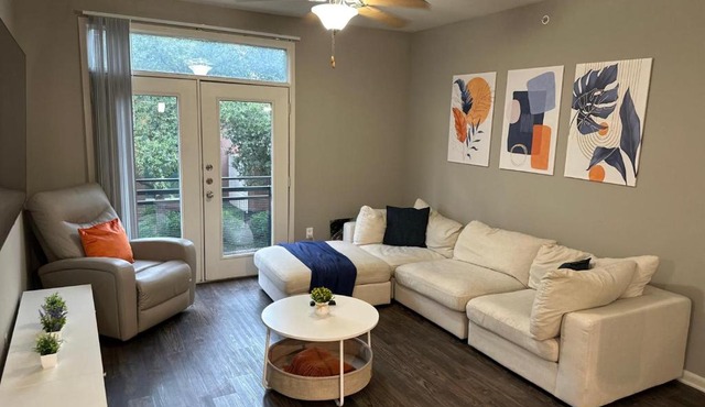 Spacious 1400sf 3bed 2bath Apartment