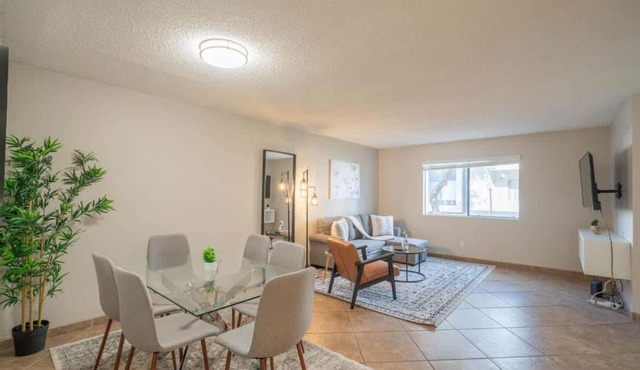 Spacious 2BD - Parking, Gym, Pool - Sleep 8 - 5Min Casino