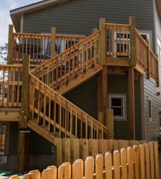 Spacious 2nd story loft with awesome views