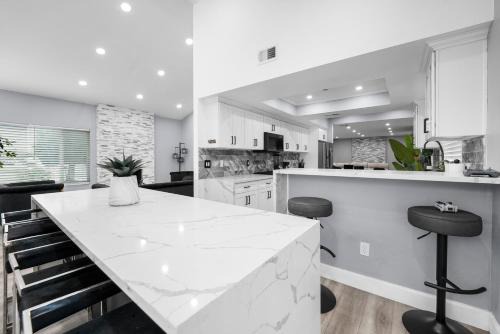 Spacious 4-bedroom Glendora Super House