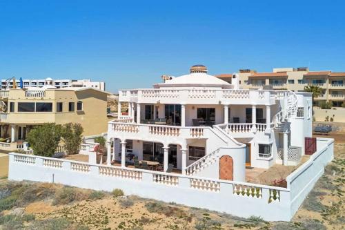 Spacious and Secluded Home Villa Hermosa II