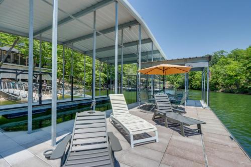 Spacious Decks & Dock: Margaritaville Home!