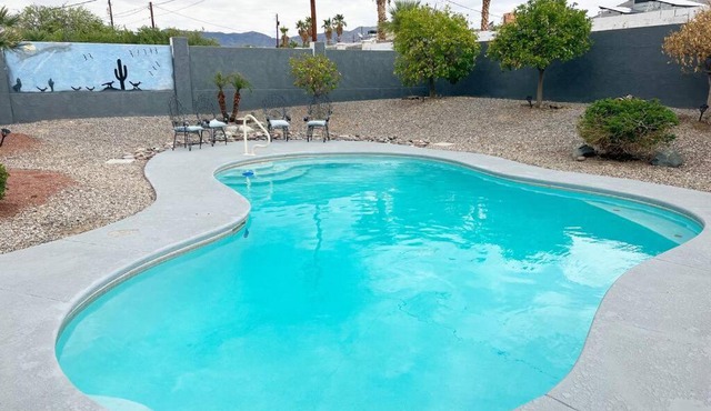 Spacious Getaway! Pool, Spa, Sleeps 9