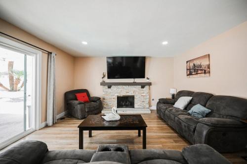 Spacious Henderson Hidden Gem!